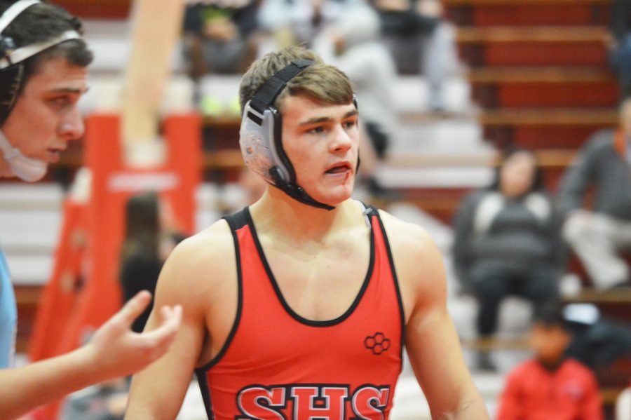 Senior+Corey+VanWye+gets+a+nose+bleed+during+his+match+on+Dec.+7.+This+is+VanWyes+first+year+wrestling+for+SHS%2C+but+has+wrestled+in+the+past.+