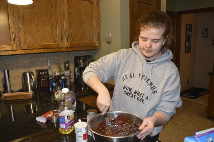 On Jan. 20, senior Olivia Barnett cooks vegan brownies. Barnett is a part of the 6 percent of Americans who are vegan. For her, one challenge she has faced is her love for baking since many traditional recipes are not vegan. 